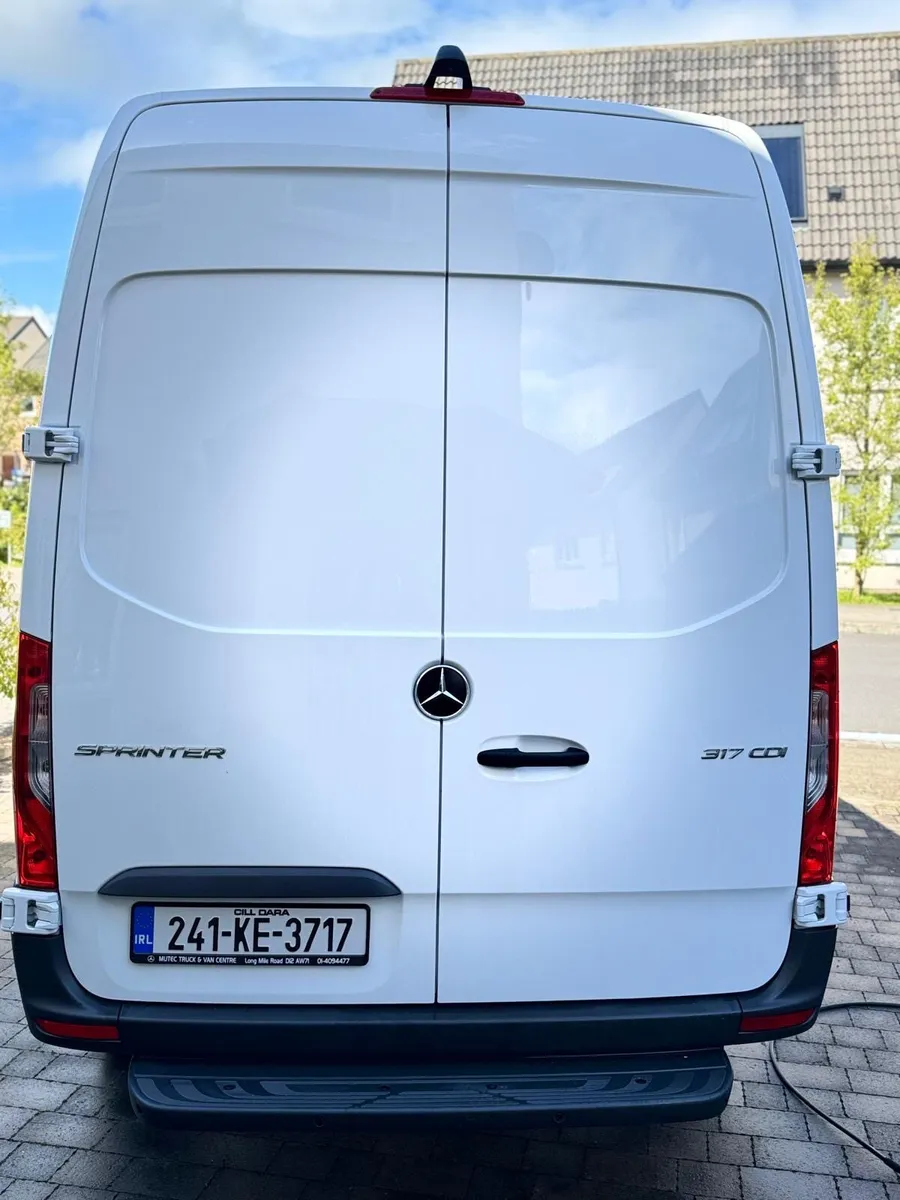 Mercedes Sprinter Van 317 CDI - Image 2