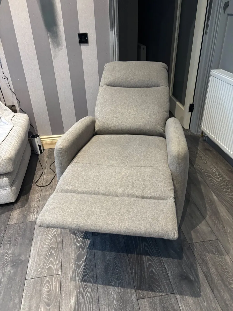 Recliner  electric chair - Image 1