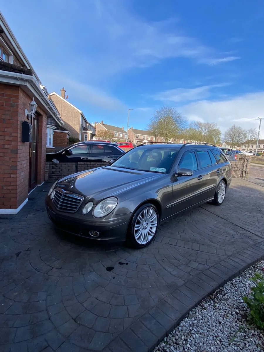 Mercedes e200 sport wagon - Image 4