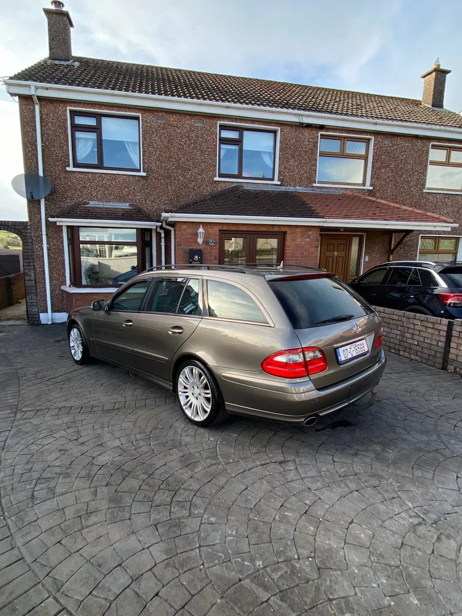 Mercedes e200 sport wagon - Image 1
