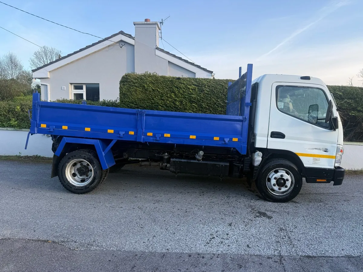 08  Mitsubishi canter tipper 7.5 ton - Image 2