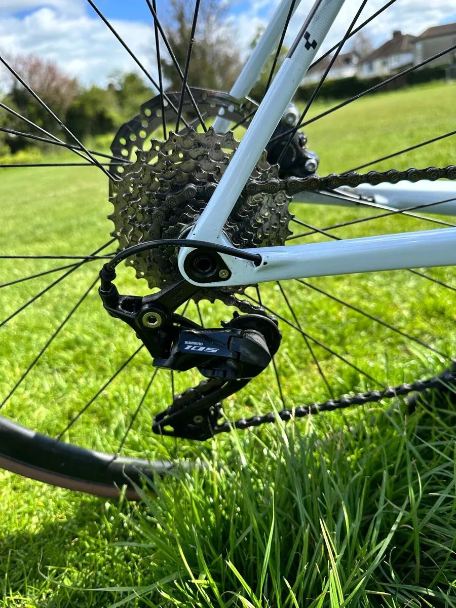 Full Carbon Road Bike - Image 4