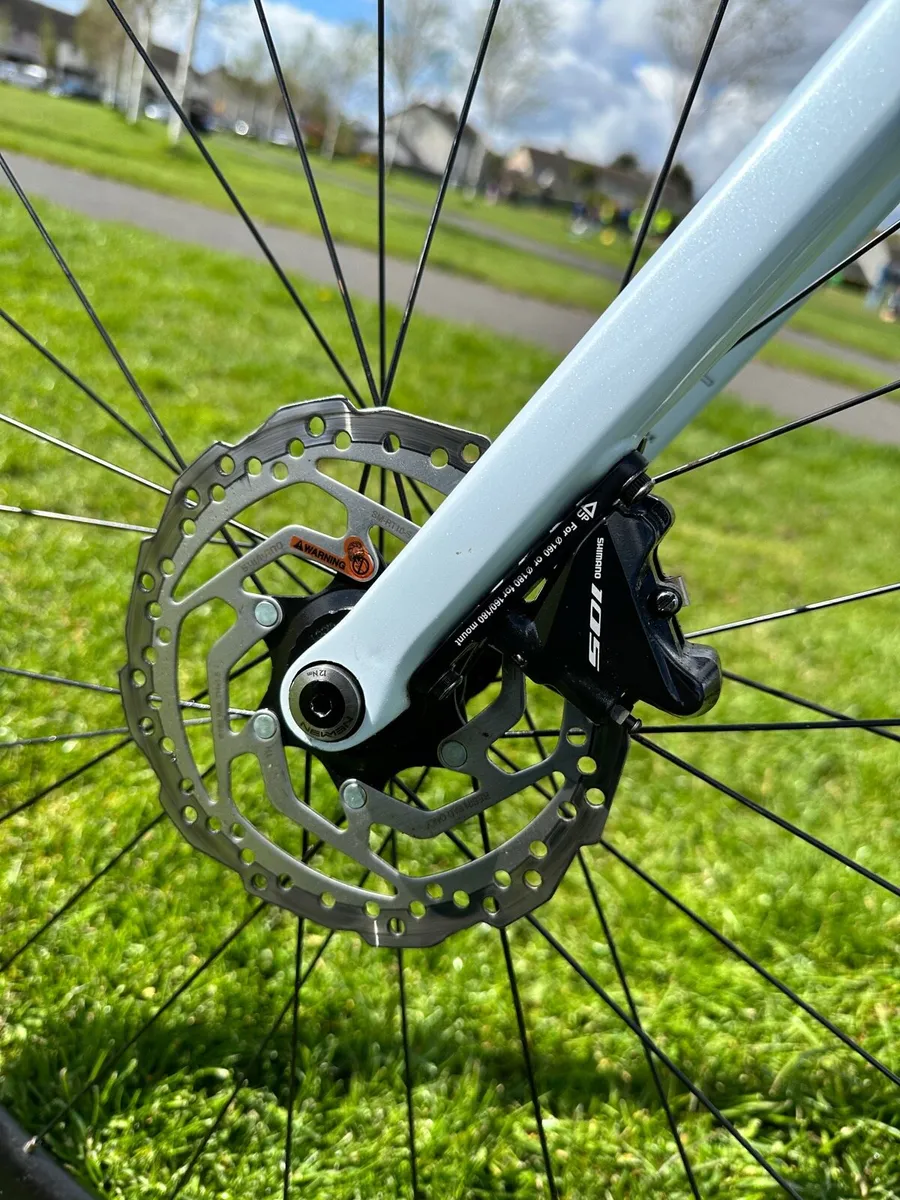 Full Carbon Road Bike - Image 2