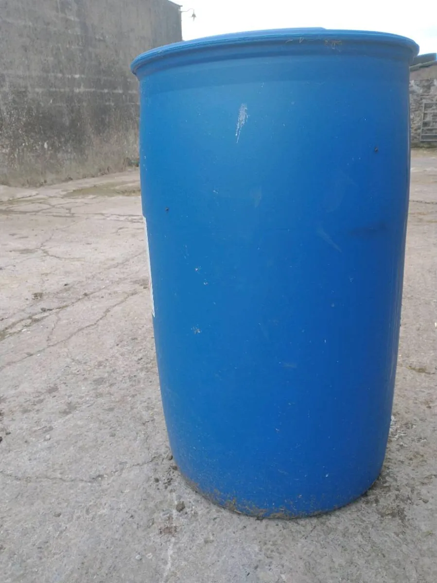 200 litre barrels for sale - Image 1