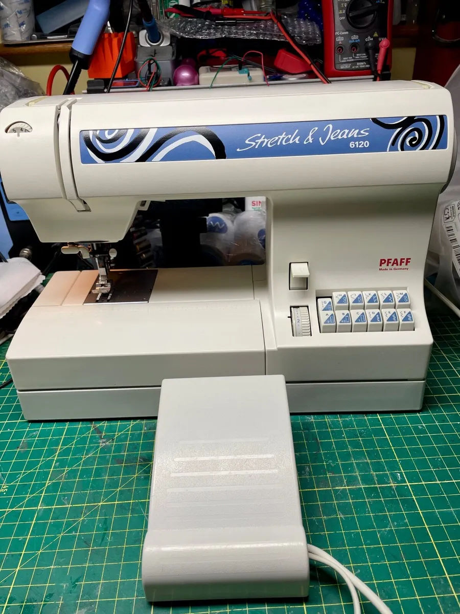 PFAFF 6120 Sewing Machine - Just serviced - IDT - Image 2
