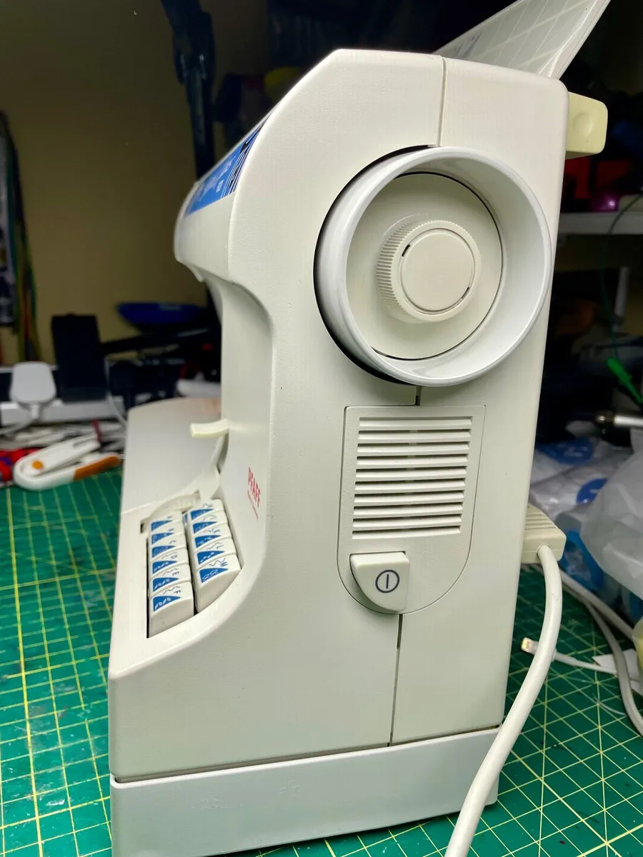 PFAFF 6120 Sewing Machine - Just serviced - IDT - Image 3