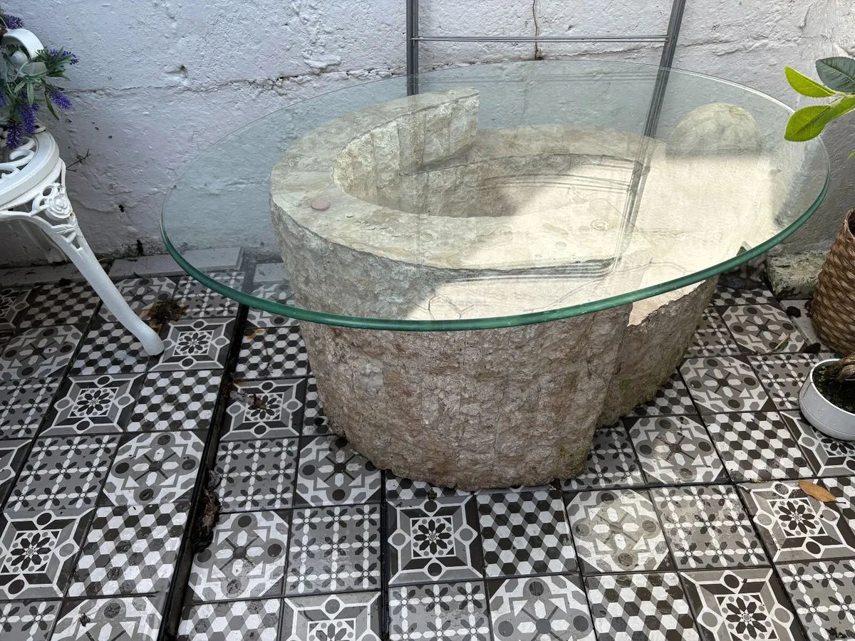 Marble glass table - Image 1