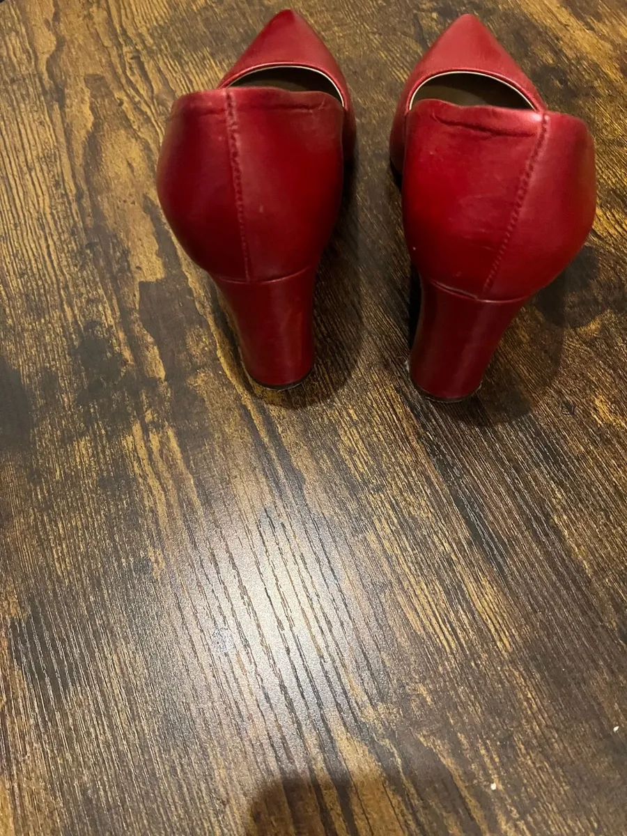 Genuine Italian Leather Pointed Pumps, Size 6 - Image 2