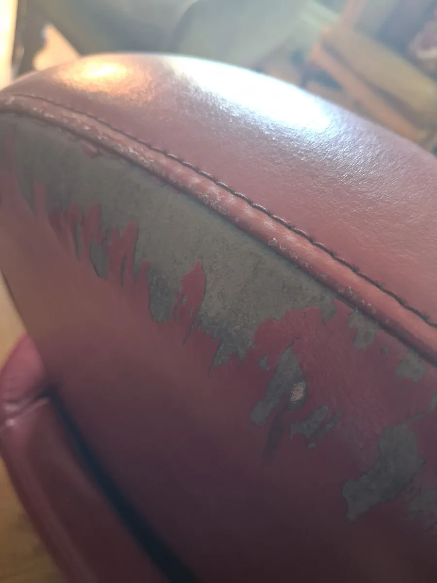 Red leather chair - Image 3