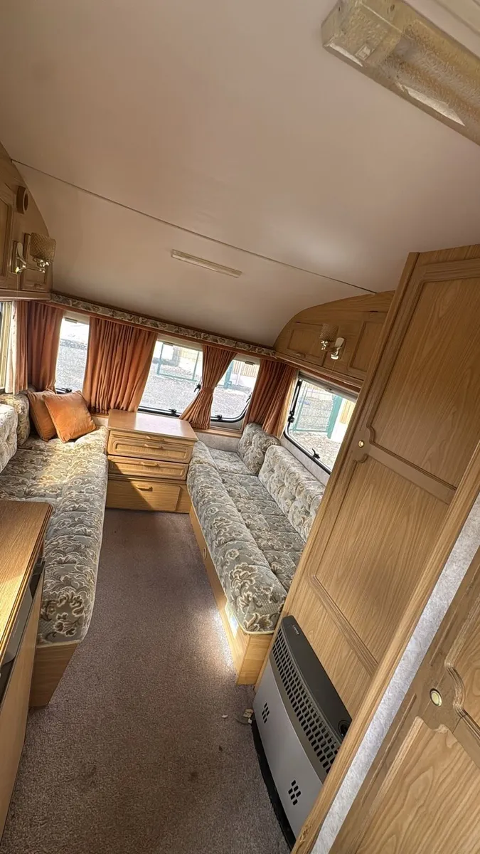 MINT SUPERLIGHT Ranger 2 Berth Caravan - Image 4