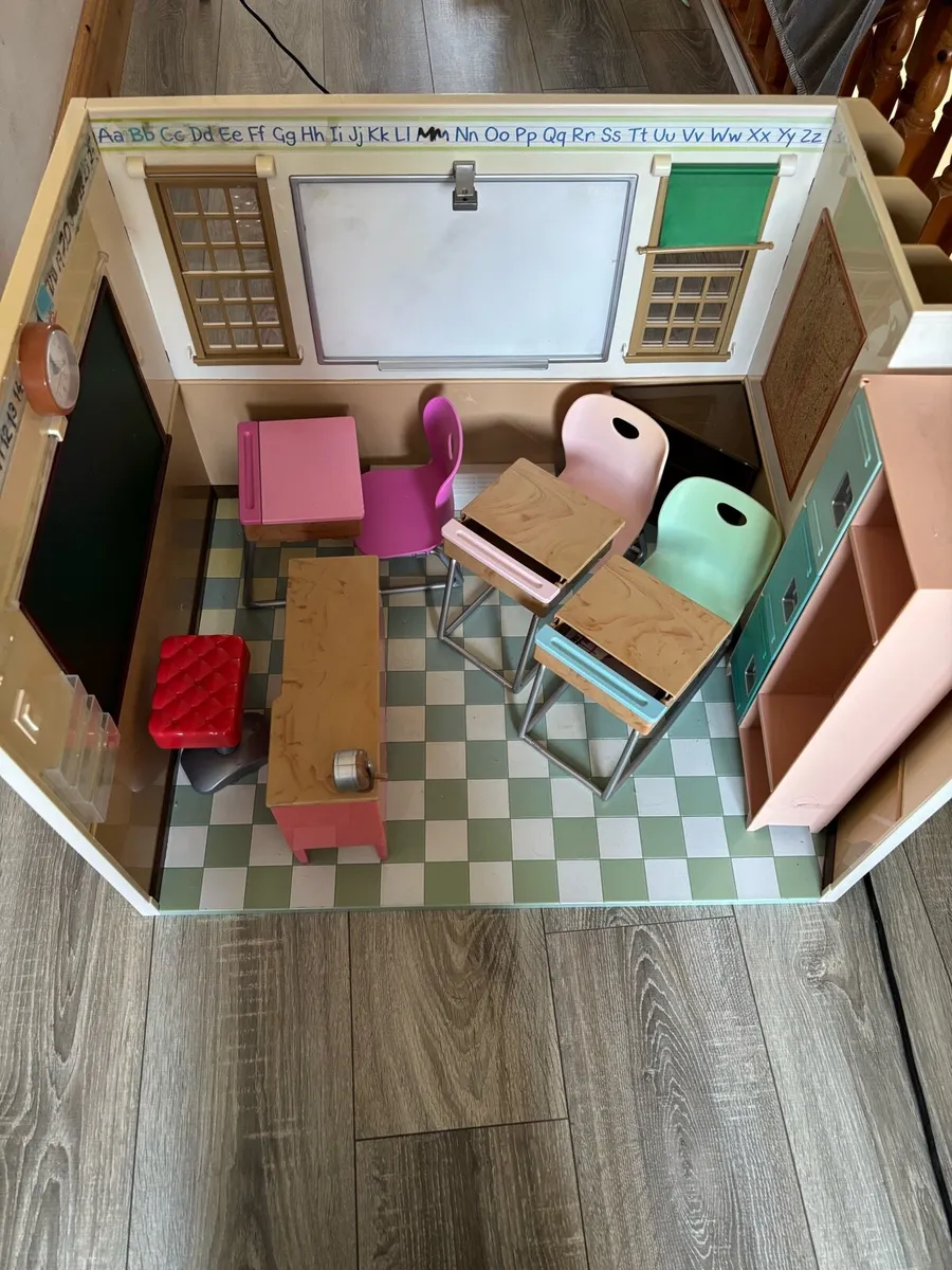 Doll school - Image 1
