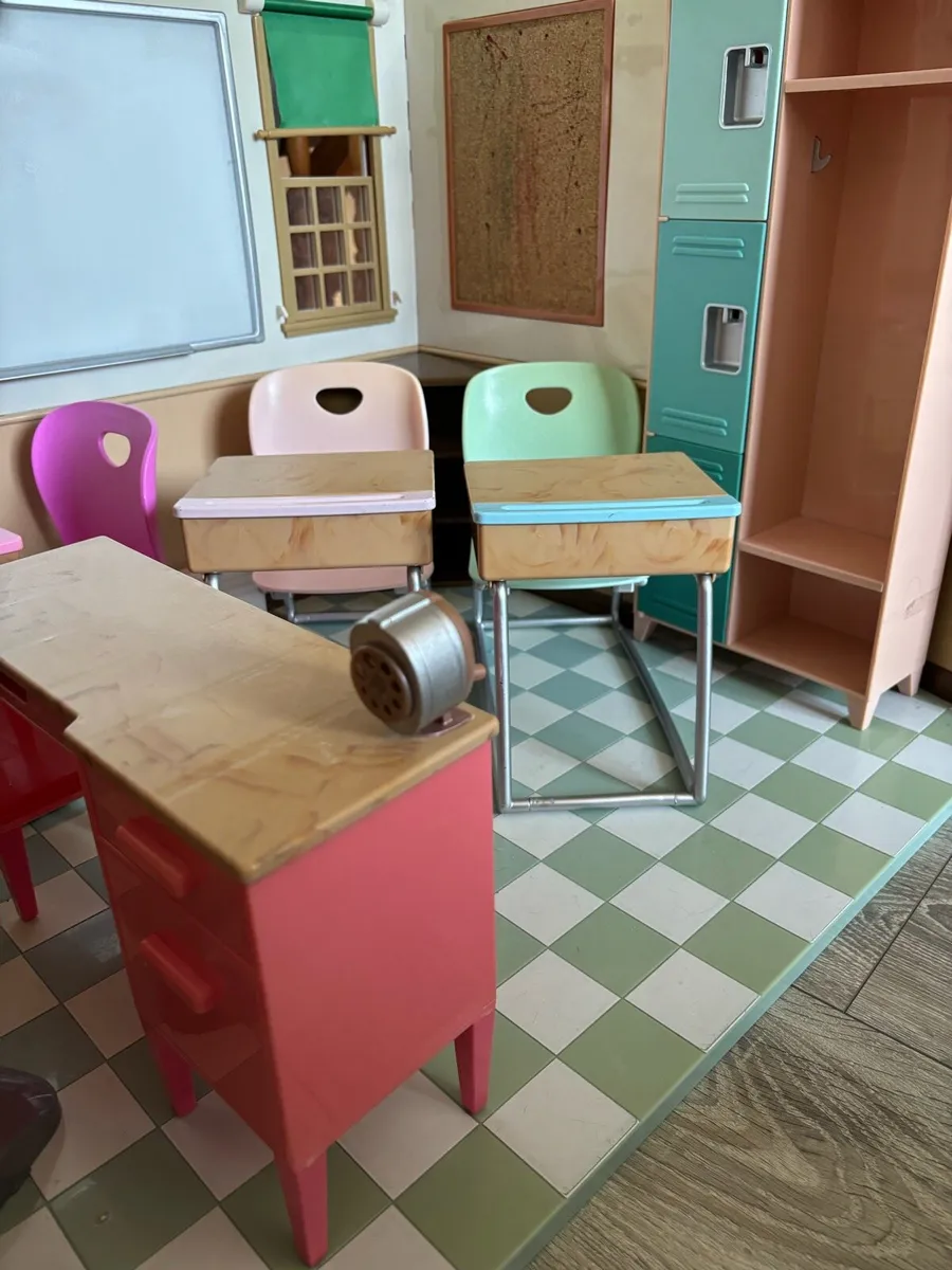 Doll school - Image 2