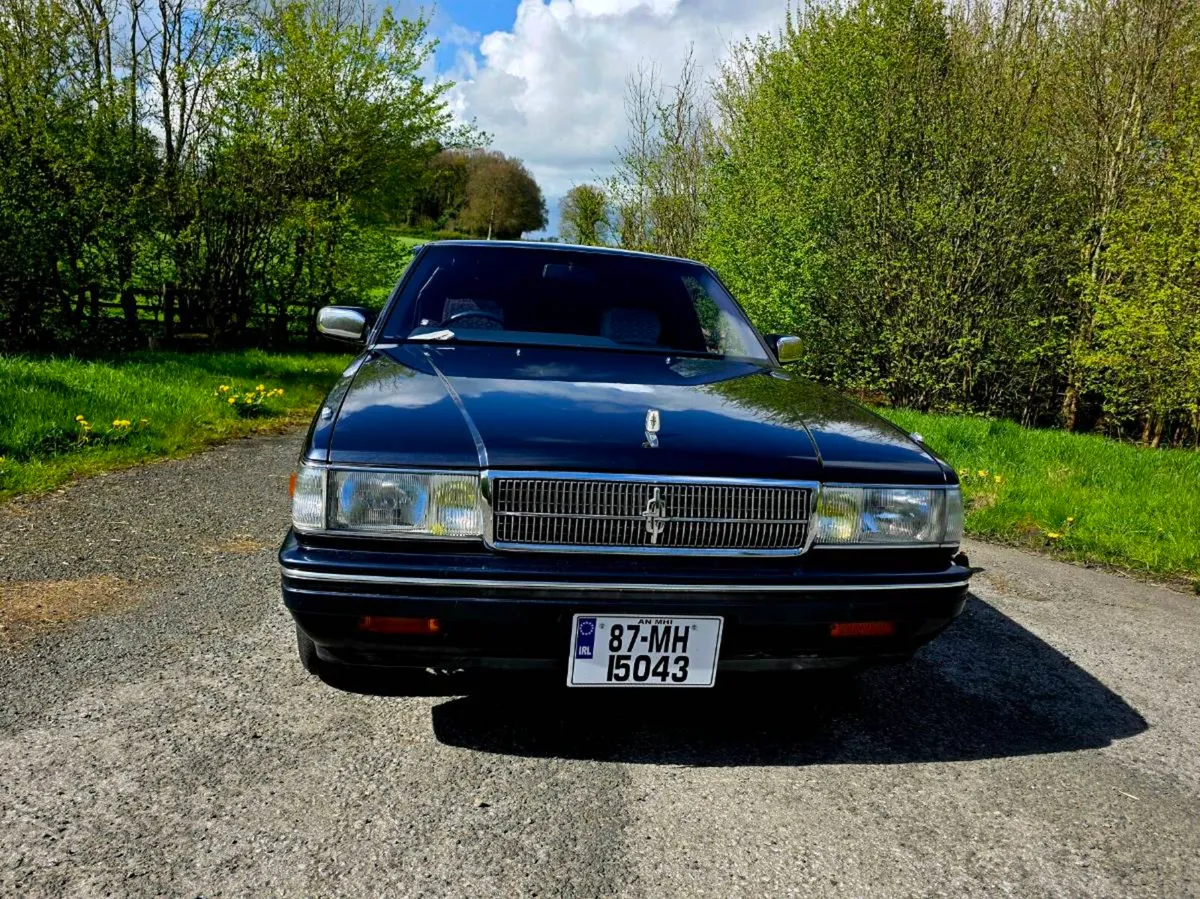 Nissan Cedric VG20DET V6 2.0L Turbo 1987 VIP style - Image 2