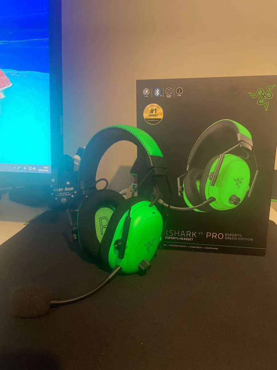 Brand new Razer Blackshark V3 Pro Gaming Headset - Image 2