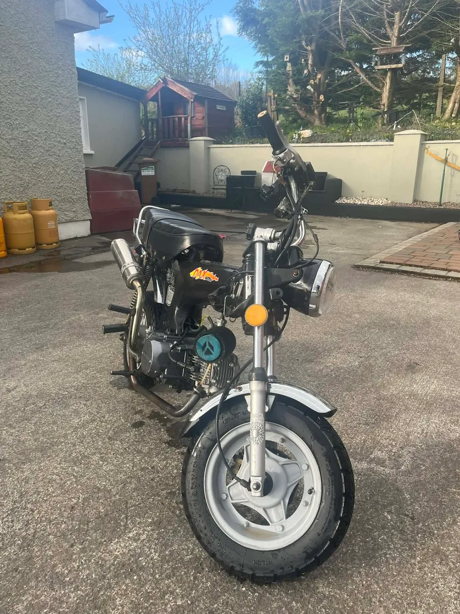 Black Honda dax 125cc - Image 2