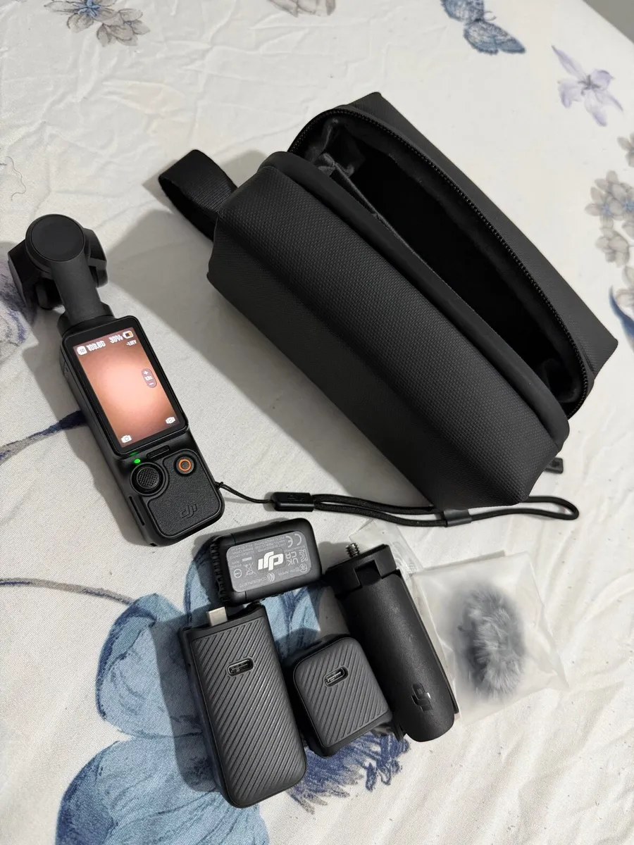 DJI Osmo Pocket 3 (Creator Combo) - Image 3