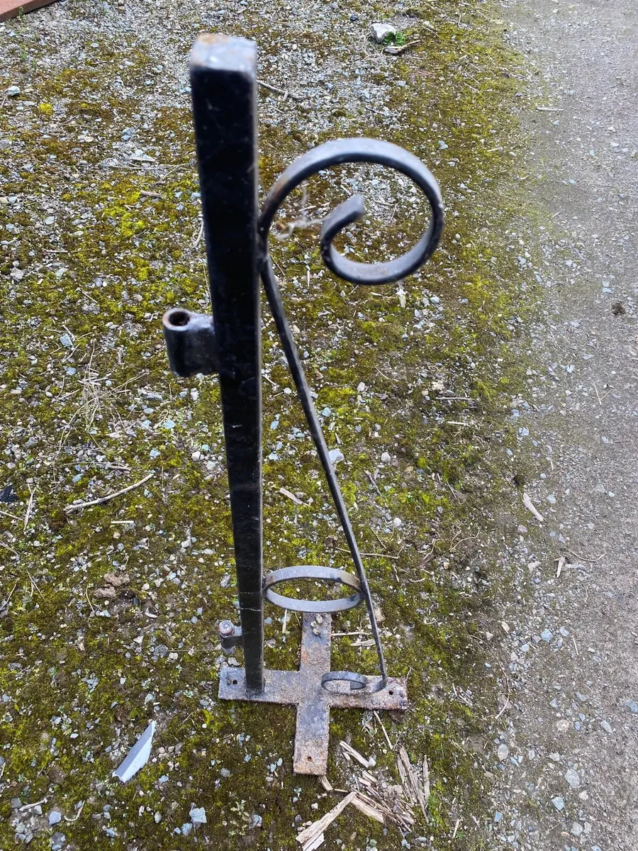 Hanger stand cast iron - Image 1