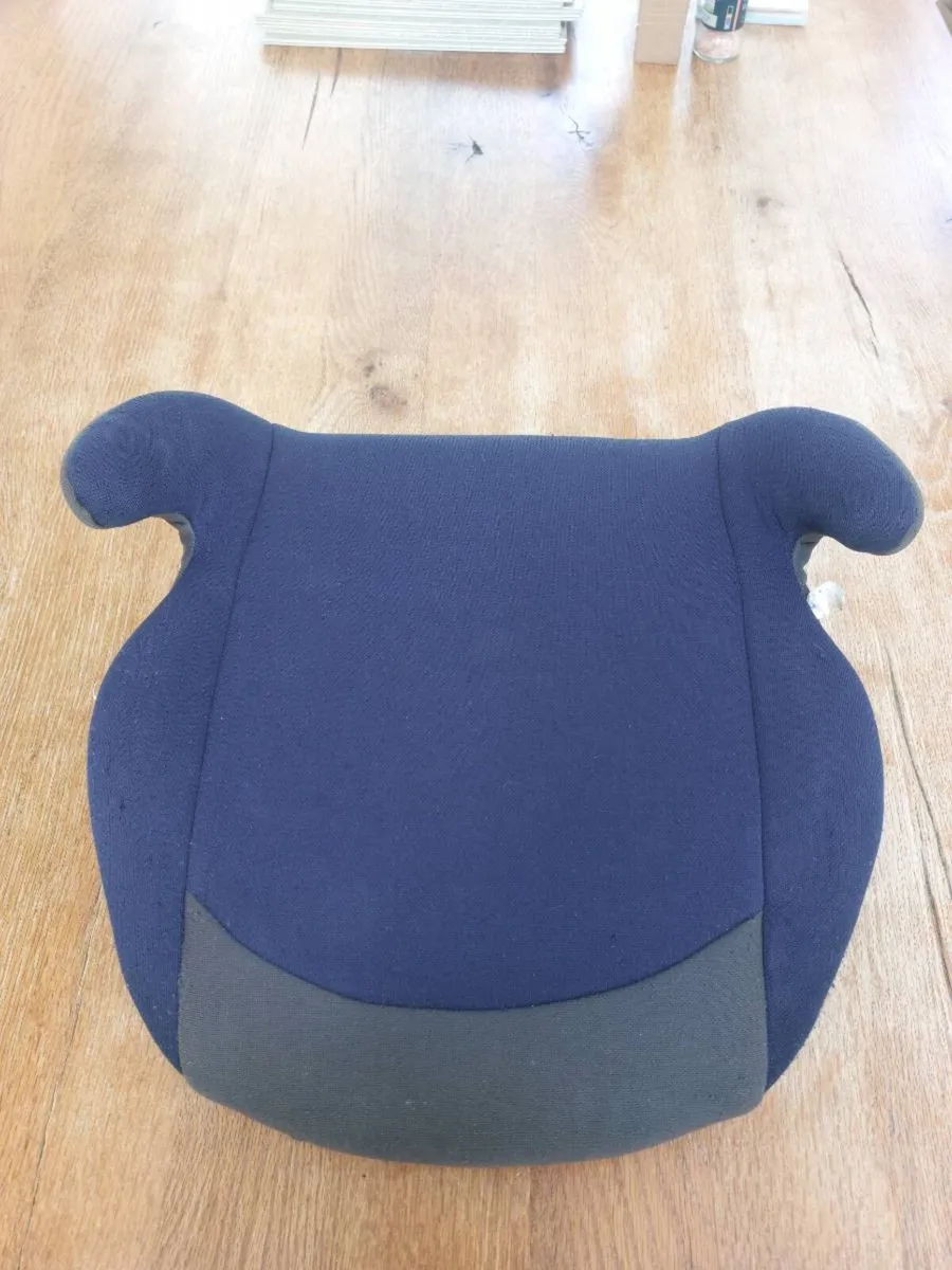 Booster seat x 2 - Image 1