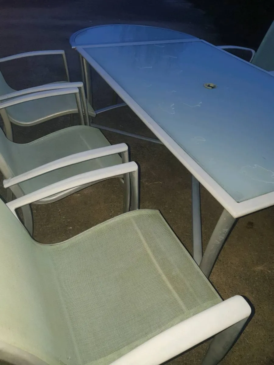 Patio table and chairs - Image 3