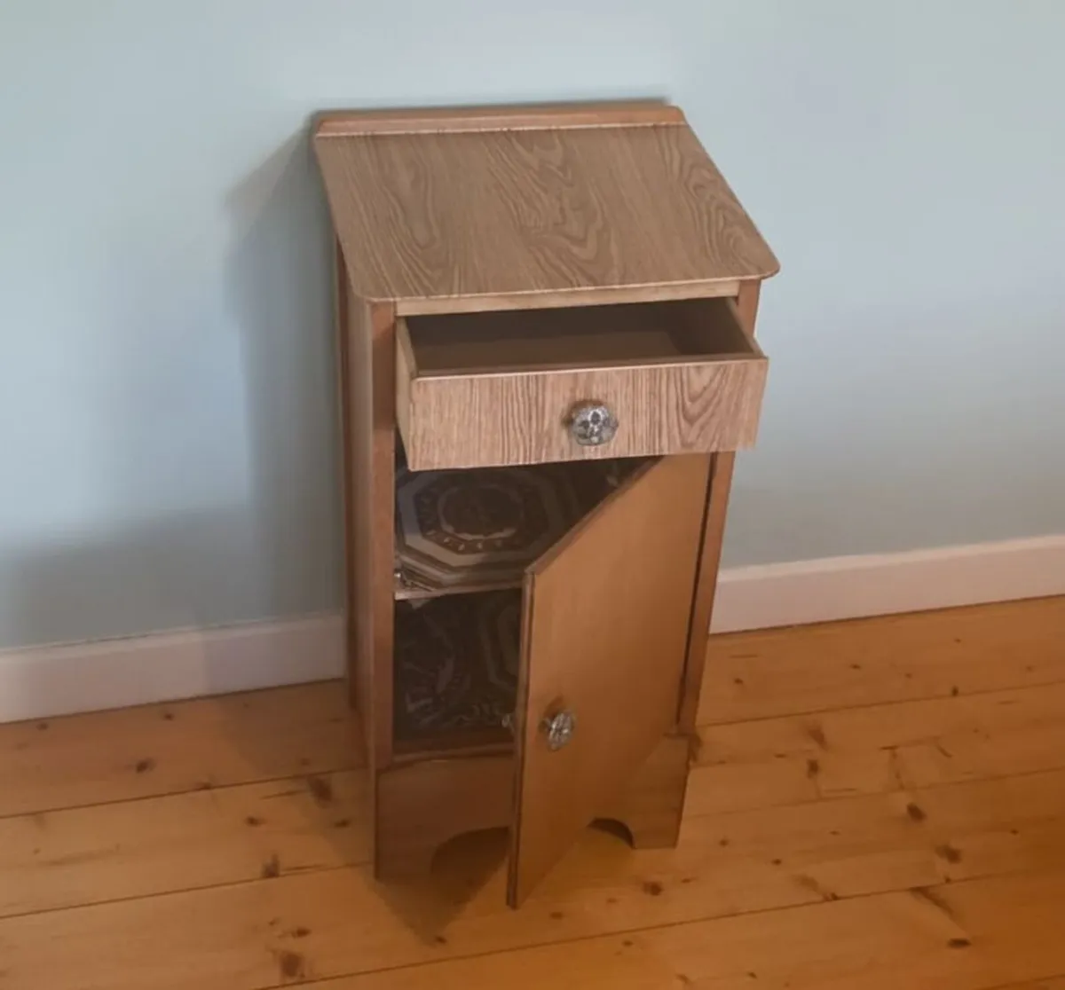 Modern Bedside Cabinet / Nightstand - Image 3