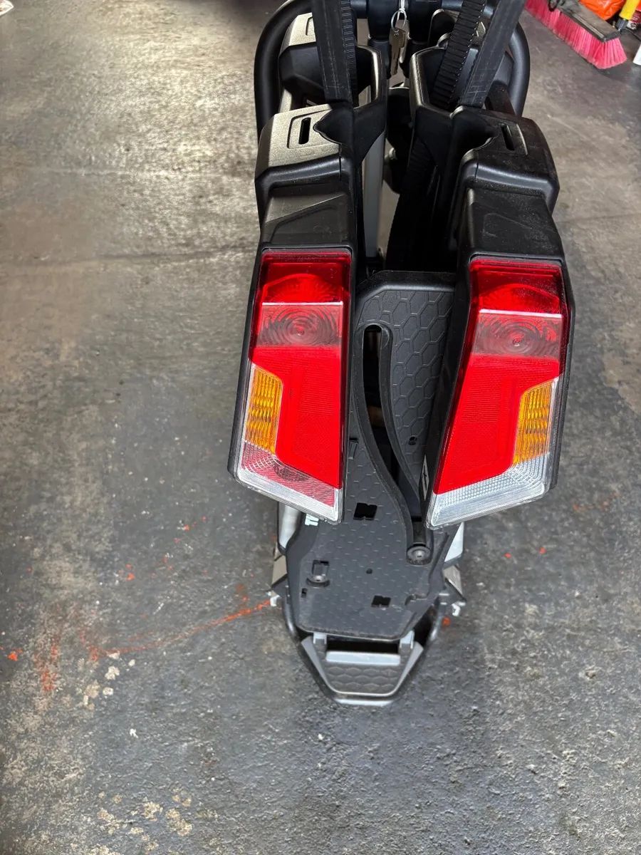 Thule Easyfold XT 2 Bicycle Carrier - Image 4