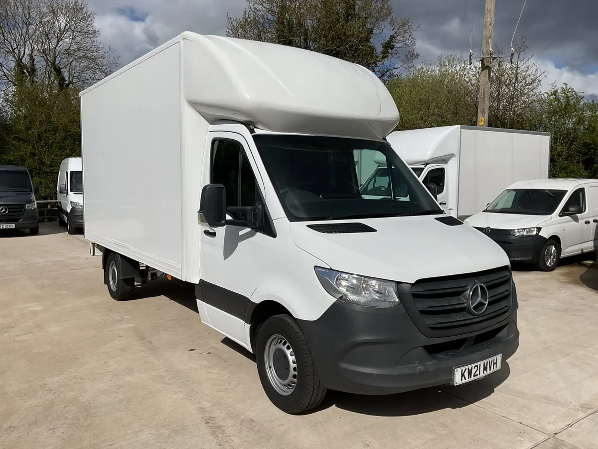 2021 Sprinter 316  Luton - Image 1