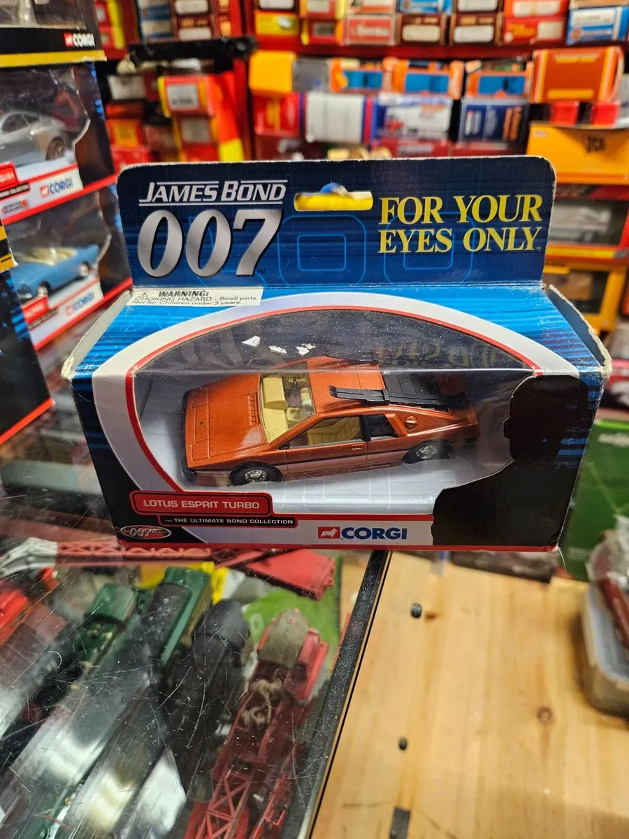 Corgi James Bond Lotus