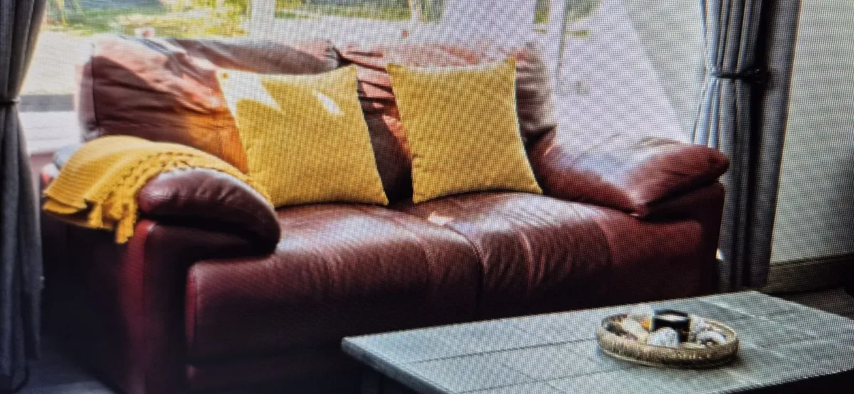 Living room suite - Image 1