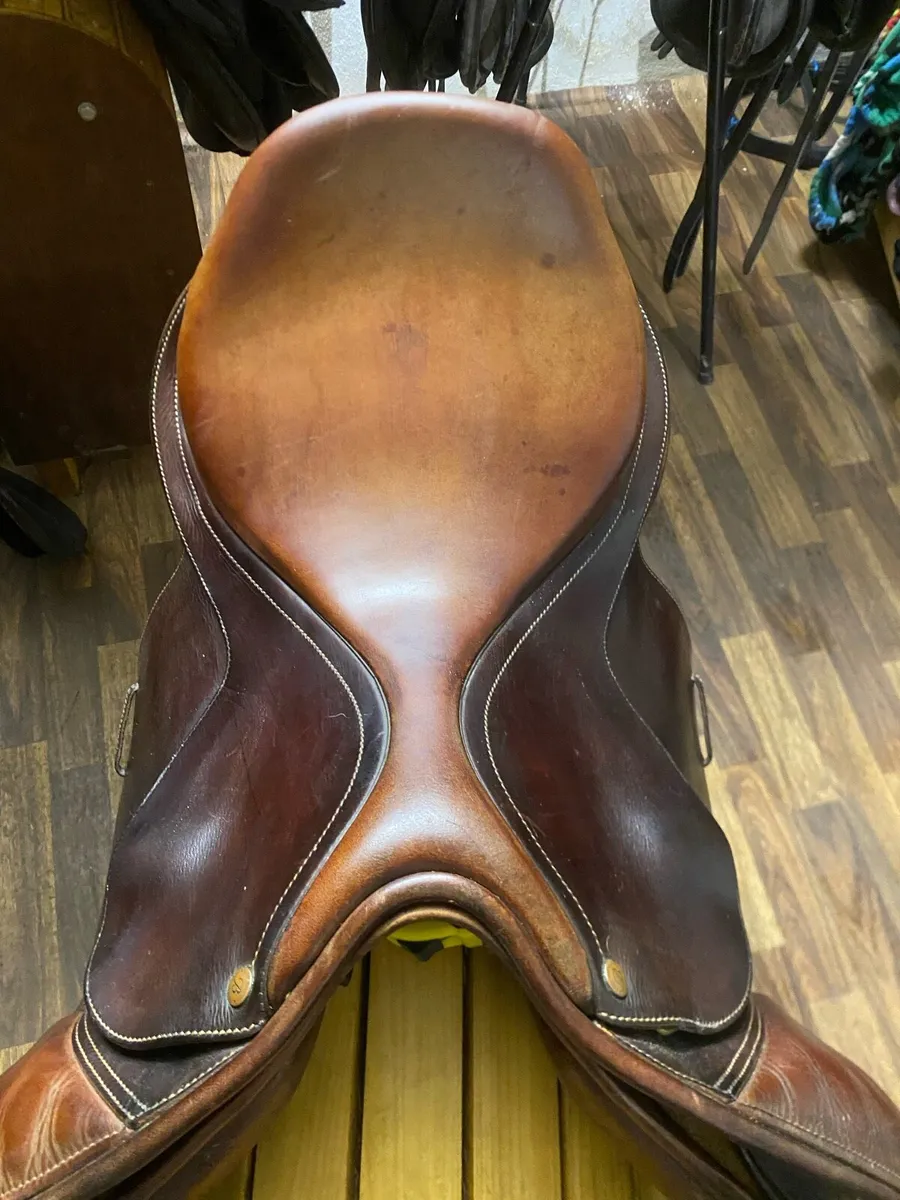 16.5 Bates Leather adjustable saddle - Image 2