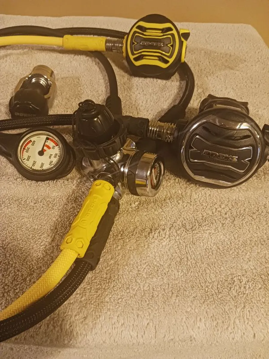 Apeks XTX 200 / XTX 40 Regulator Set - Image 1