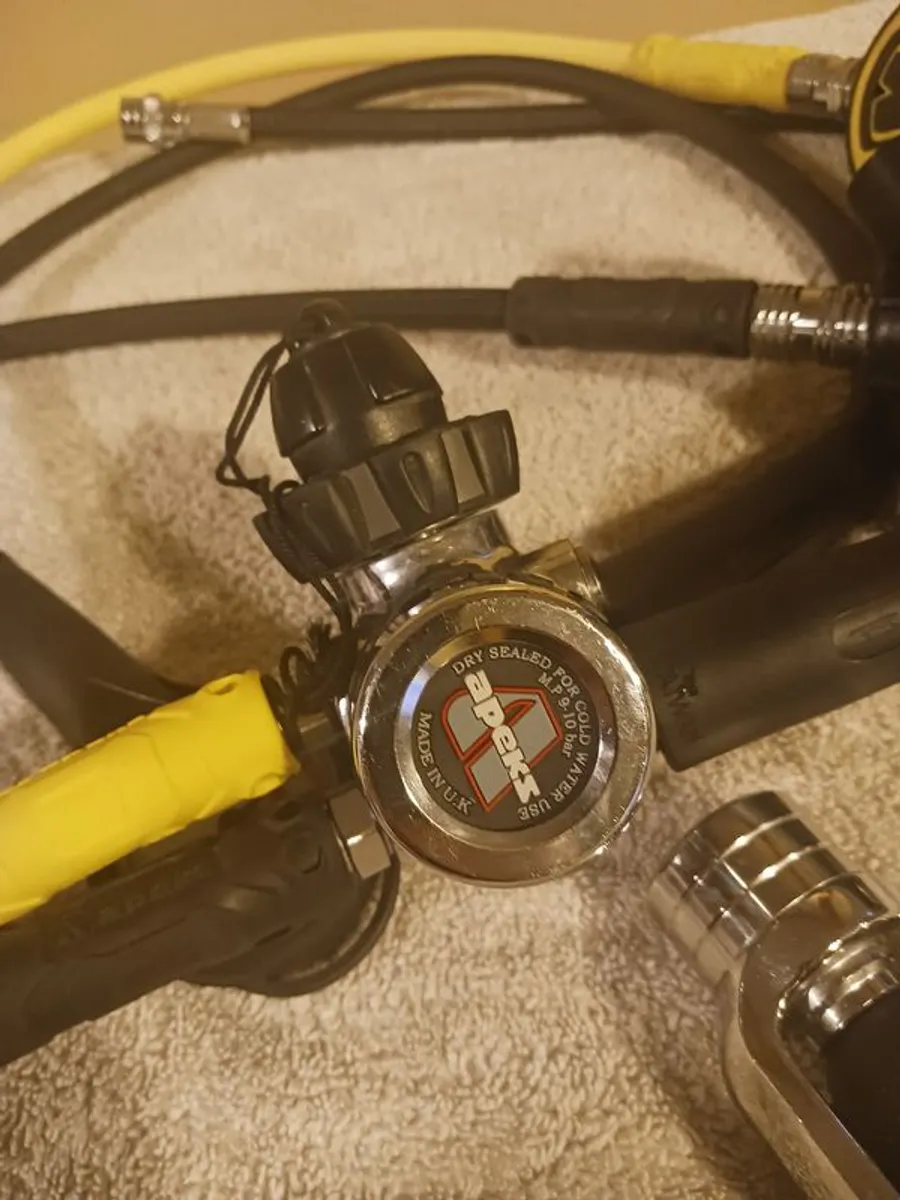 Apeks XTX 200 / XTX 40 Regulator Set - Image 4