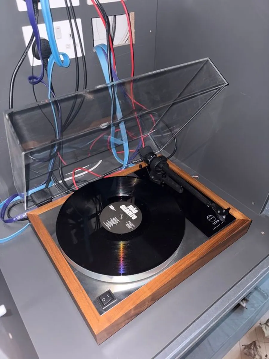 Linn  Sondek LP12 turntable