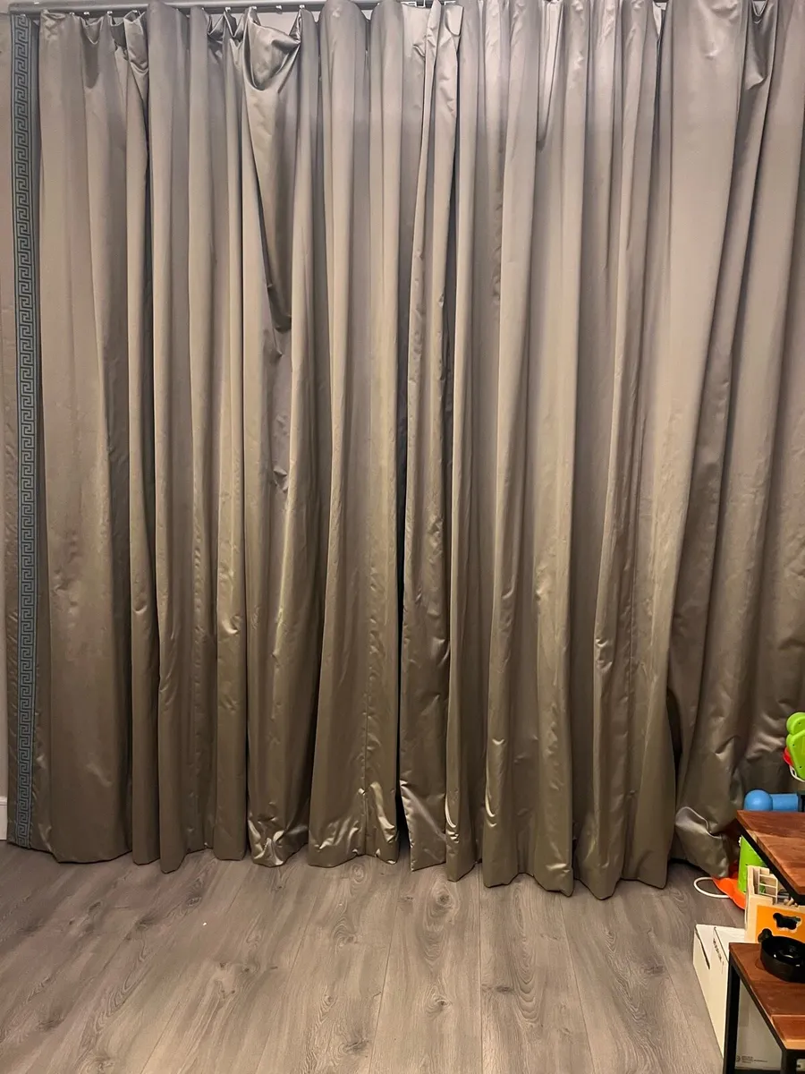 Large Blackout Curtains – Excellent Condition - Image 1