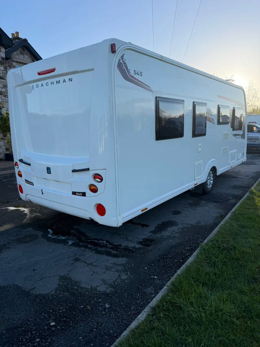 ✨STUNNING COACHMAN PASTICHE 4 BERTH ISLAND BED✨ - Image 2