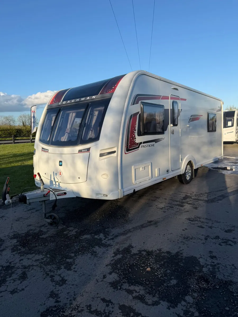 ✨STUNNING COACHMAN PASTICHE 4 BERTH ISLAND BED✨ - Image 1