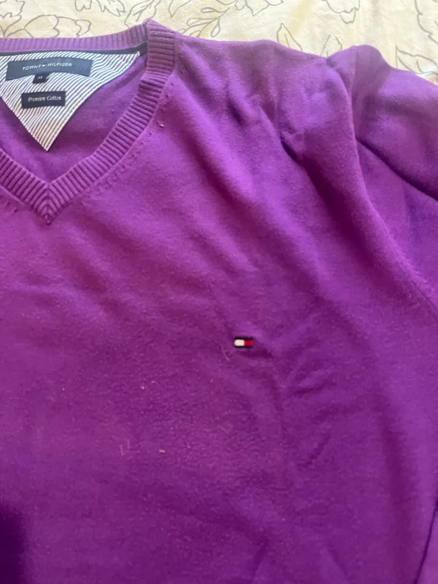 Tommy Hilfiger v neck jumper - Image 2