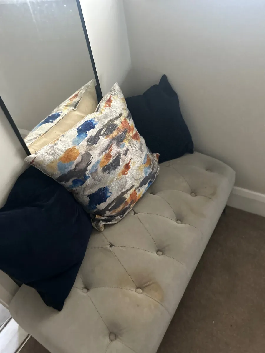 Grey love seat - Image 2