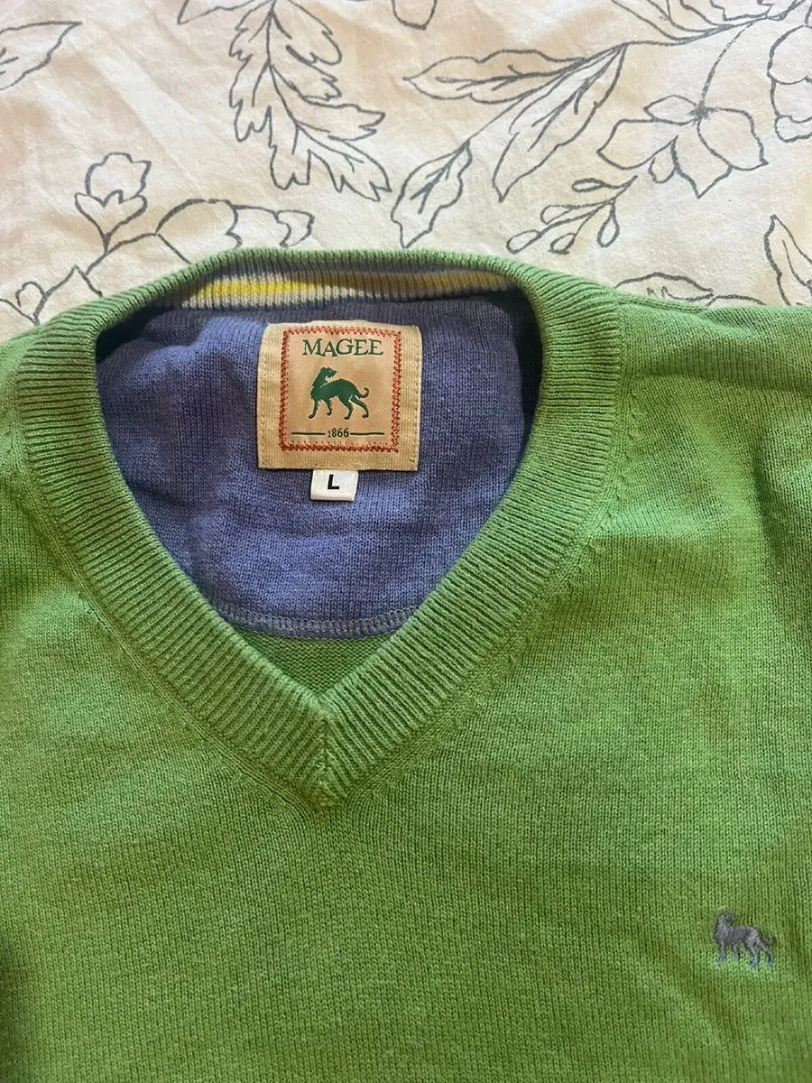 Magee v neck jumper - Image 2