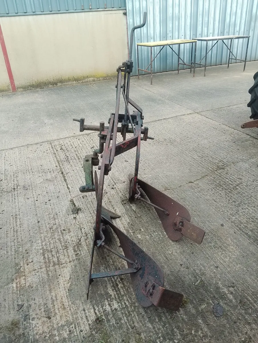 Ransome & vintage plough & farmall cub ploughs - Image 4