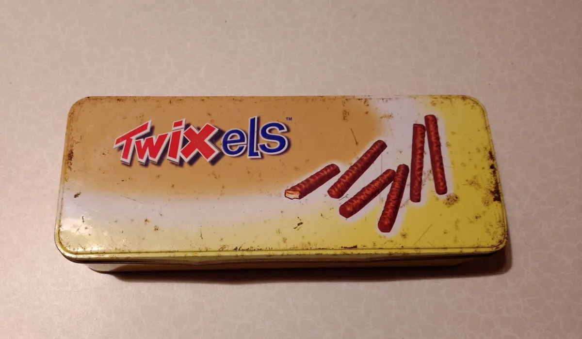 Vintage Twixels Sweet Tin (used). - Image 4