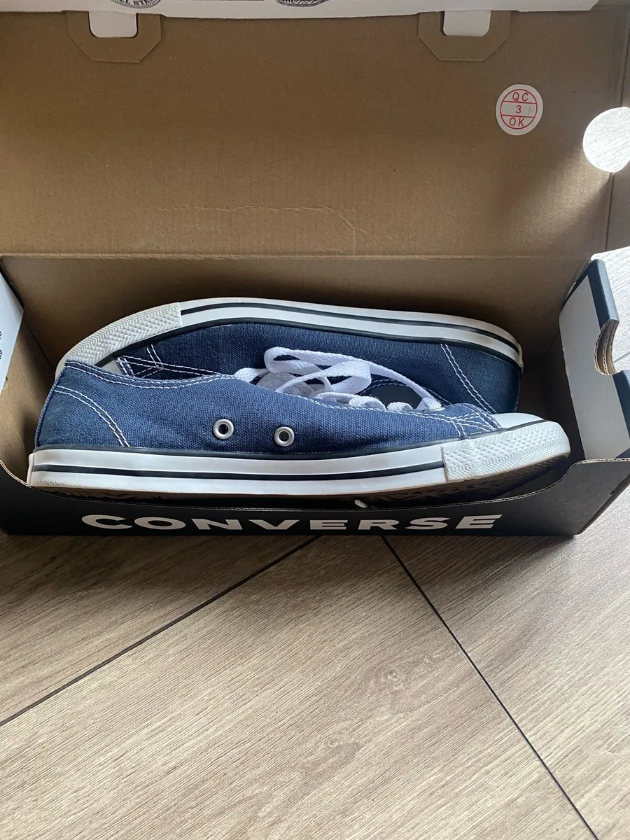 Converse navy size 5 - Image 1