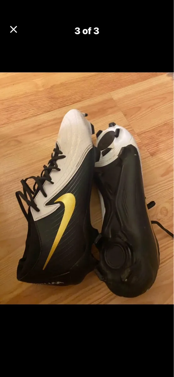 Men’s Nike football boots - Image 1