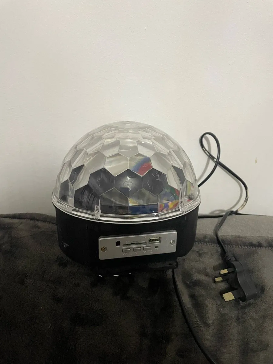 Bar pictures & beer mat & rotating light - Image 1