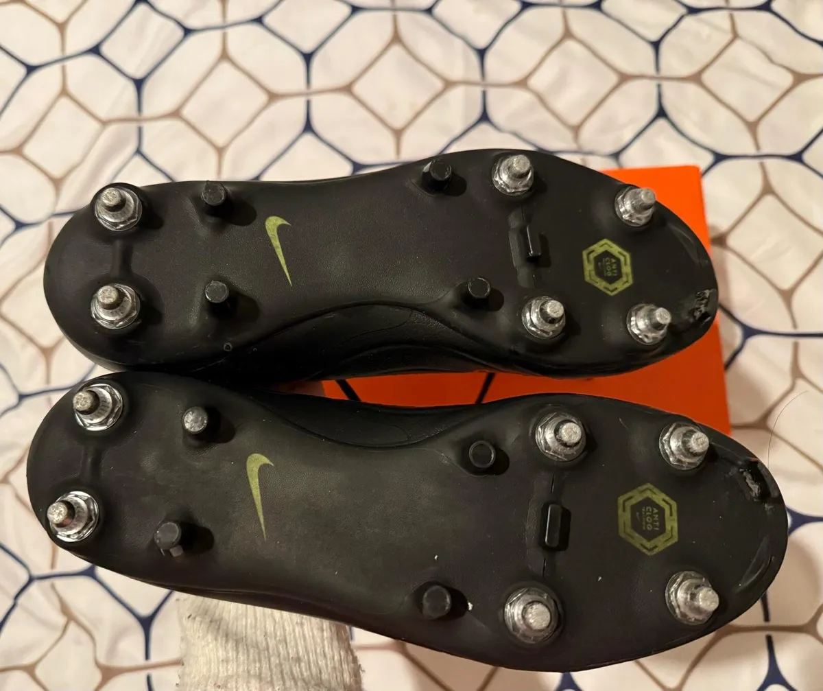 Football boots - Image 2