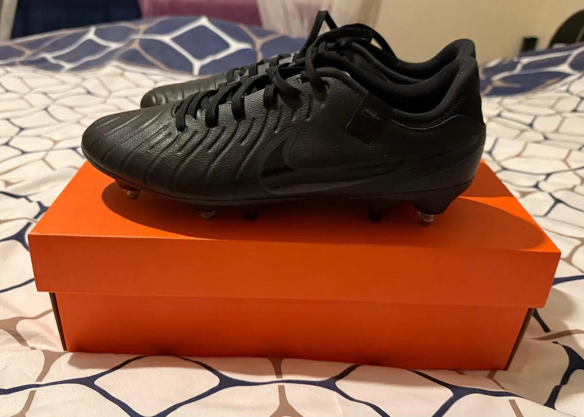 Football boots - Image 4