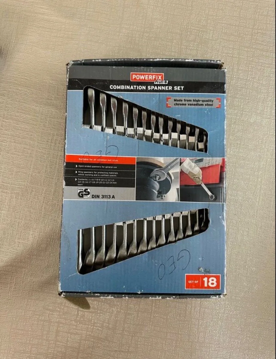 Spanner sets and wall holder - Image 2