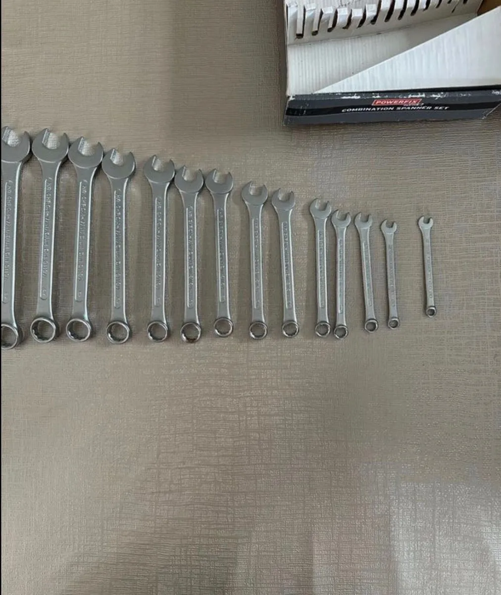 Spanner sets and wall holder - Image 4