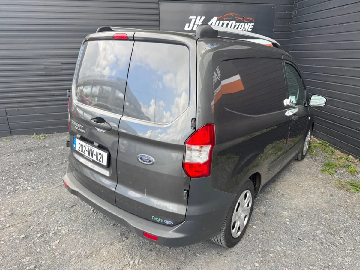 Ford Transit Courier 3DR TREND 1.5 75PS - Image 4