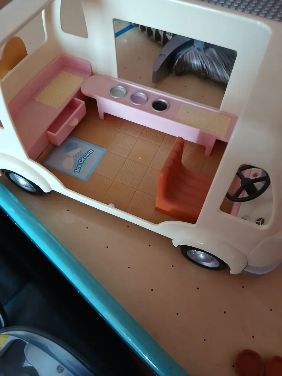 Sylvanian Family Ice Cream Van - Image 2