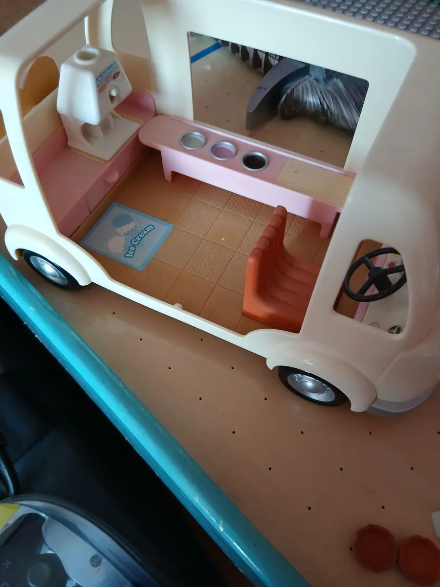 Sylvanian Family Ice Cream Van - Image 3